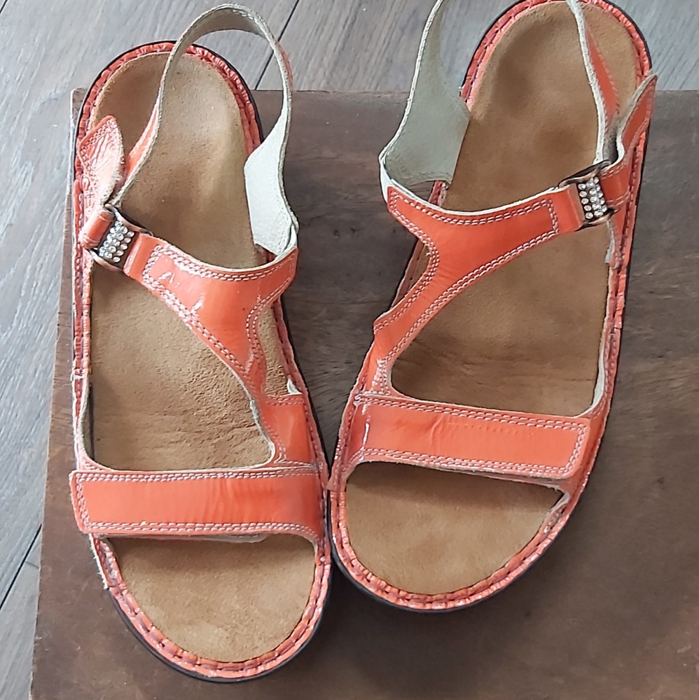 Naot patent leather platform sandals